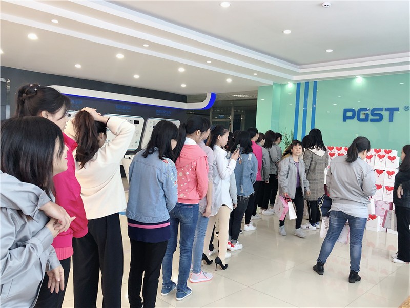 三八婦女節(jié)，領(lǐng)航集團為全體女員工發(fā)放溫馨福利