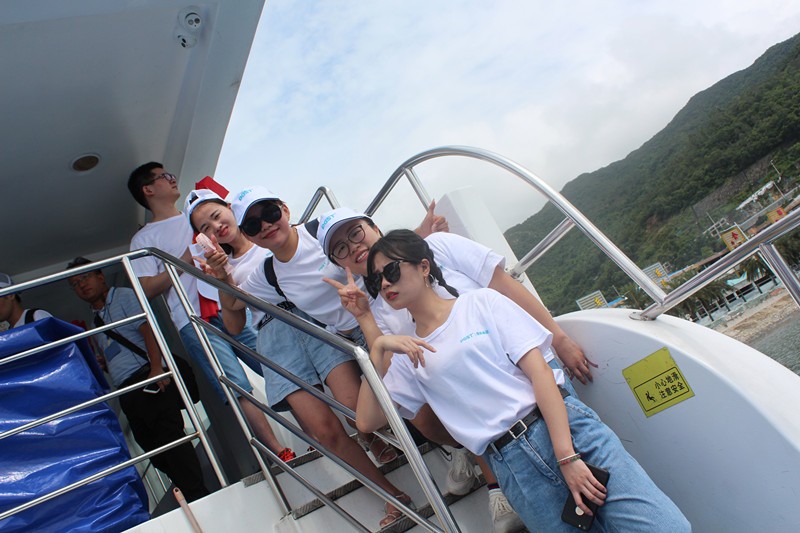 年領(lǐng)航集團(tuán)南澳西沖歡樂之旅！
