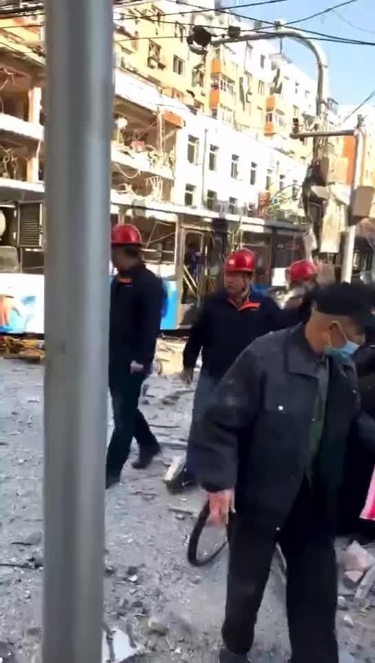 突發(fā)！沈陽一飯店燃?xì)獗?，半條街成廢墟(圖3)